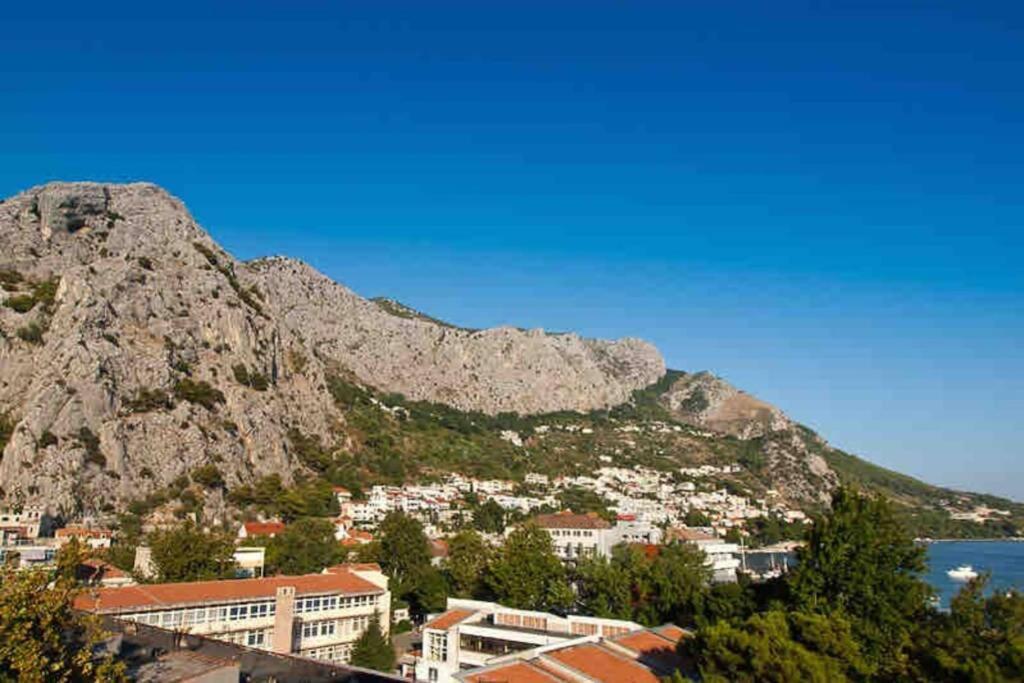 Sara Apartment Punta Omis Near Sandy Beach Omiš Exterior foto